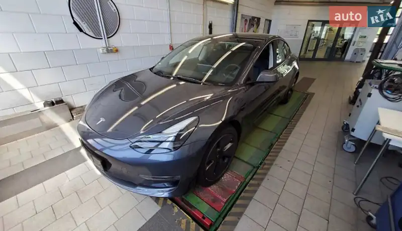 Tesla Model 3 2022