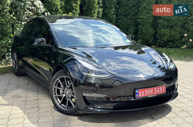 Tesla Model 3  2021
