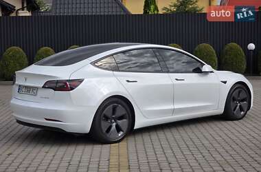 Седан Tesla Model 3 2021 в Львове