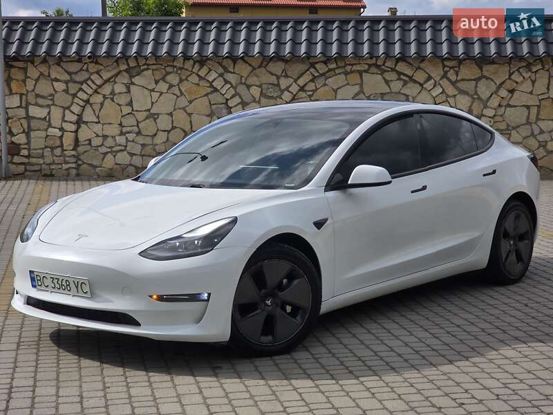 Седан Tesla Model 3 2021 в Львове