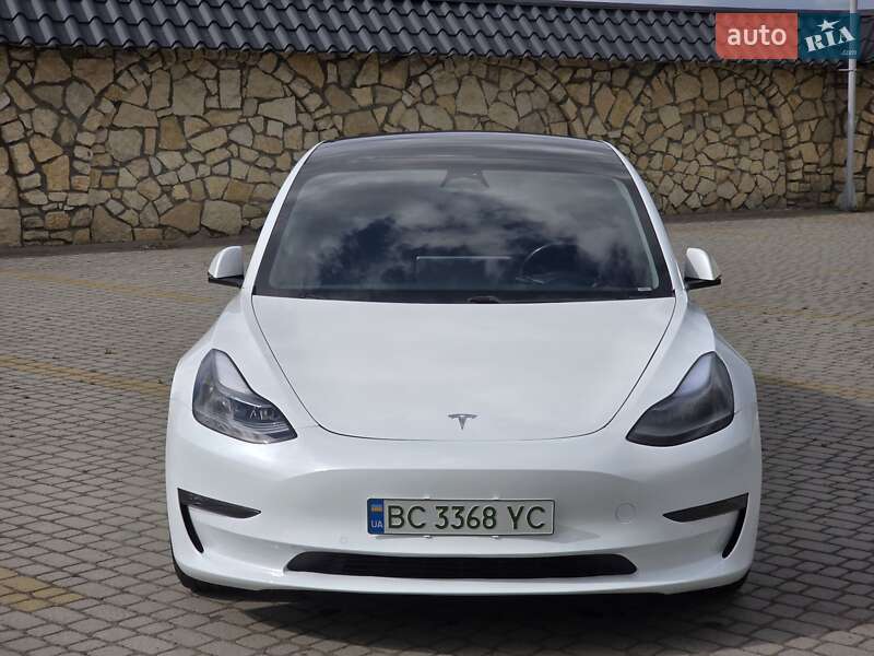 Седан Tesla Model 3 2021 в Львове