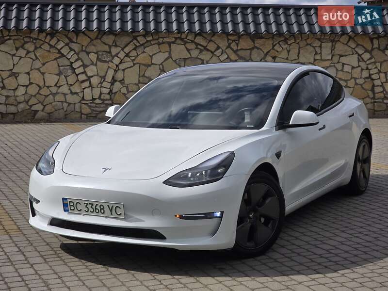 Седан Tesla Model 3 2021 в Львове
