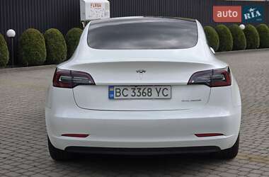 Седан Tesla Model 3 2021 в Львове
