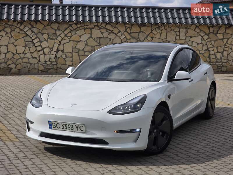 Седан Tesla Model 3 2021 в Львове