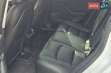 Седан Tesla Model 3 2021 в Львове