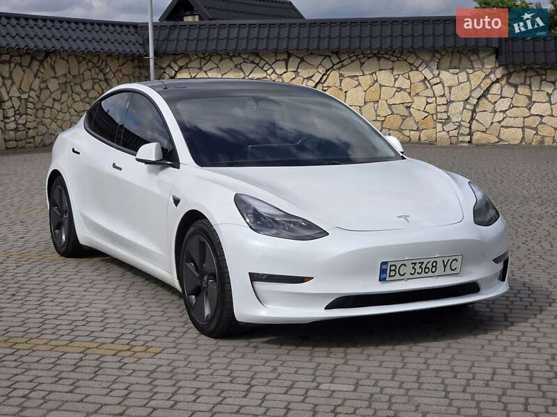 Седан Tesla Model 3 2021 в Львове