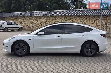 Седан Tesla Model 3 2021 в Львове