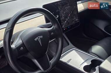 Седан Tesla Model 3 2021 в Львове