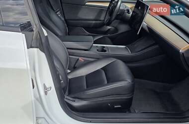 Седан Tesla Model 3 2021 в Львове