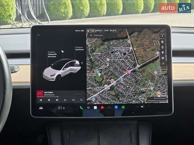 Седан Tesla Model 3 2021 в Львове
