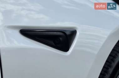 Седан Tesla Model 3 2021 в Львове