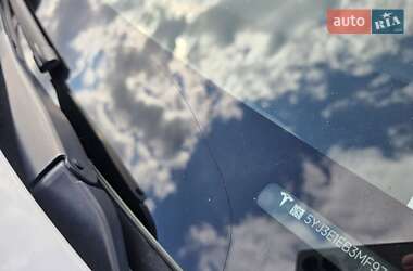 Седан Tesla Model 3 2021 в Львове