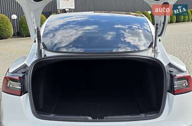 Седан Tesla Model 3 2021 в Львове