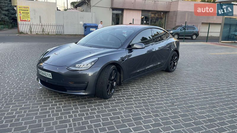 Седан Tesla Model 3 2018 в Одесі