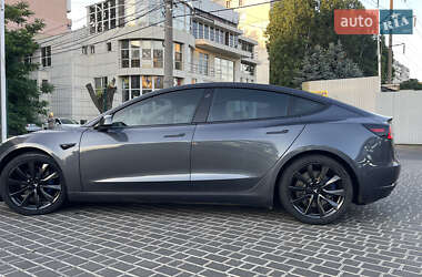 Седан Tesla Model 3 2018 в Одесі