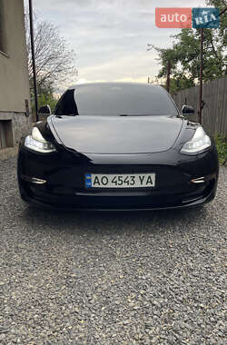 Tesla Model 3 2020