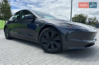Tesla Model 3  2024