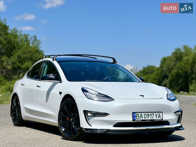 Седан Tesla Model 3 2018 в Александрие