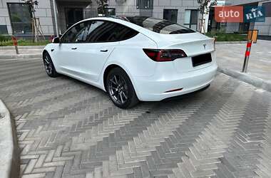 Седан Tesla Model 3 2023 в Львове