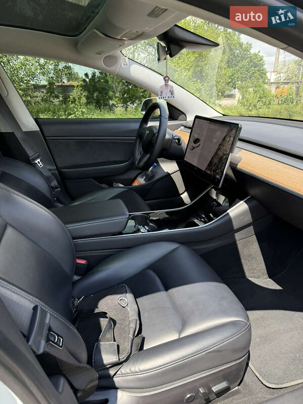 Седан Tesla Model 3 2020 в Кременчуге