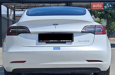 Tesla Model 3  2020