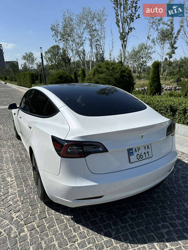 Седан Tesla Model 3 2021 в Днепре