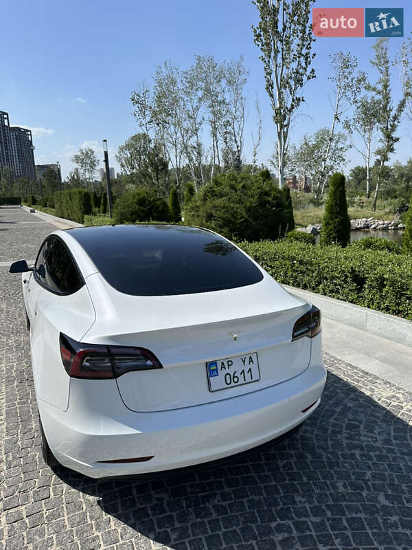 Седан Tesla Model 3 2021 в Днепре