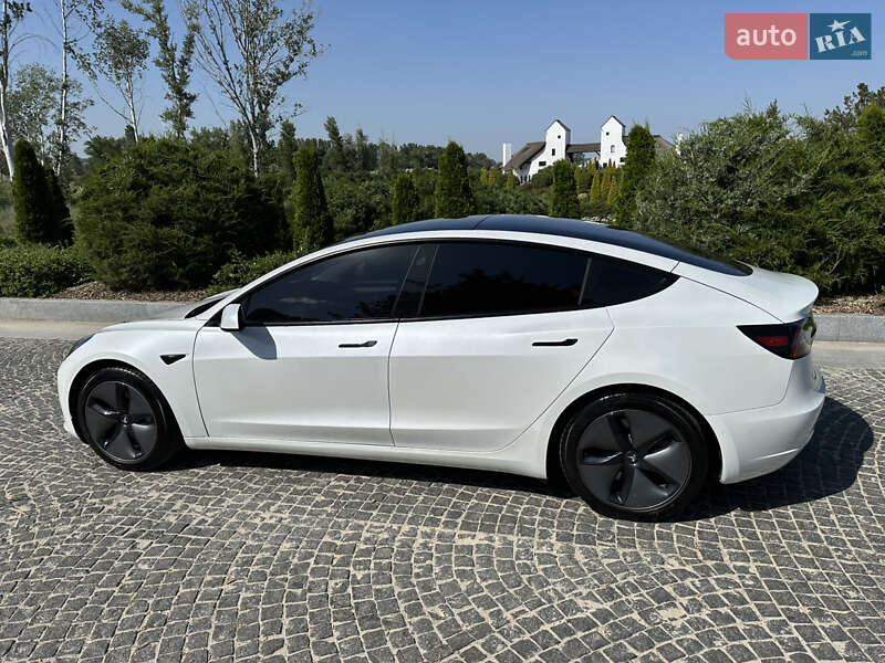 Седан Tesla Model 3 2021 в Днепре