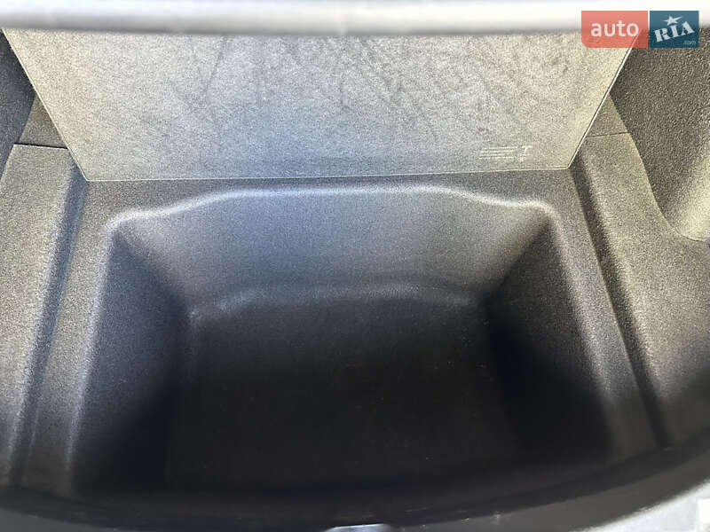 Седан Tesla Model 3 2021 в Днепре
