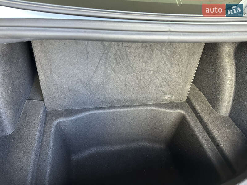 Седан Tesla Model 3 2021 в Днепре