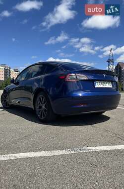 Седан Tesla Model 3 2022 в Киеве фото 4 Седан Tesla Model 3 2022 в Киеве