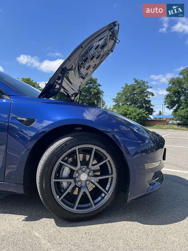 Седан Tesla Model 3 2022 в Киеве фото 10 Седан Tesla Model 3 2022 в Киеве