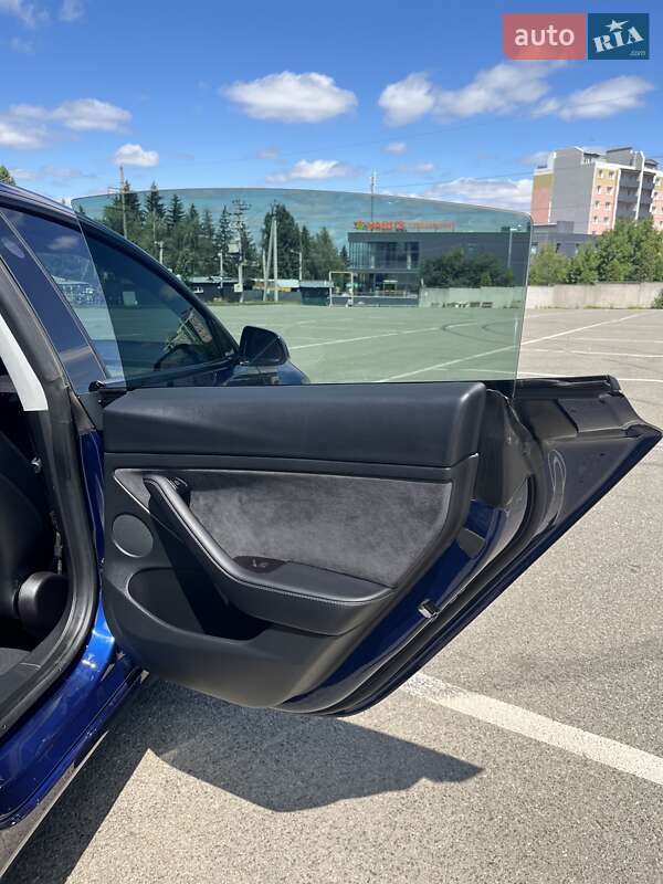 Седан Tesla Model 3 2022 в Киеве фото 13 Седан Tesla Model 3 2022 в Киеве