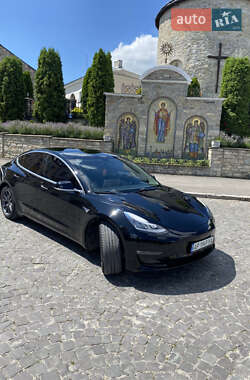 Tesla Model 3  2020