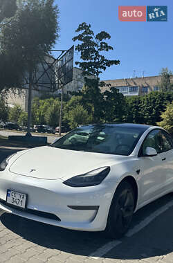 Tesla Model 3  2021