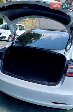 Седан Tesla Model 3 2022 в Днепре
