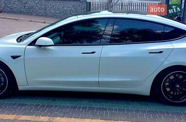 Седан Tesla Model 3 2022 в Днепре