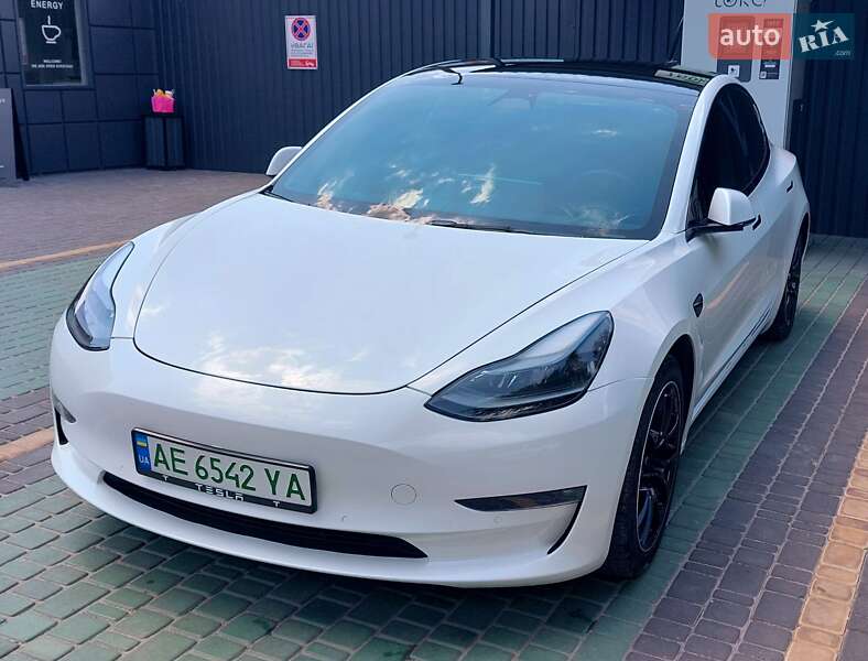 Седан Tesla Model 3 2022 в Днепре