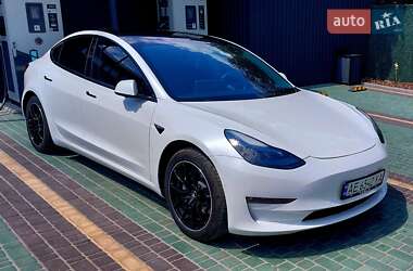Седан Tesla Model 3 2022 в Днепре