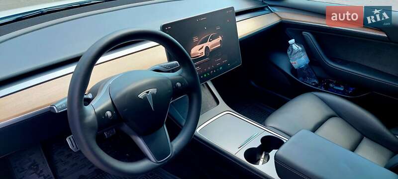 Седан Tesla Model 3 2022 в Днепре
