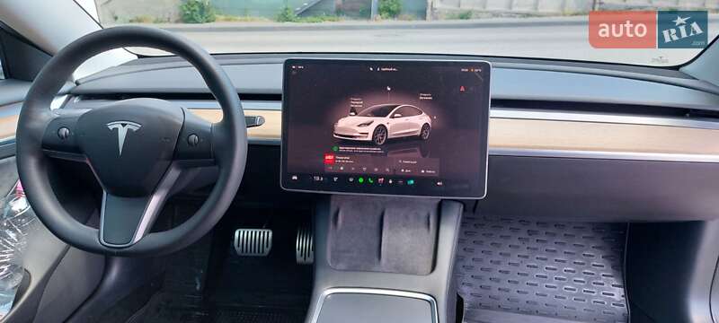 Седан Tesla Model 3 2022 в Днепре