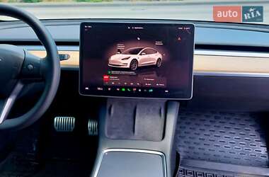 Седан Tesla Model 3 2022 в Днепре