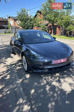 Tesla Model 3  2023