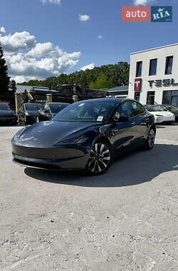 Tesla Model 3  2024