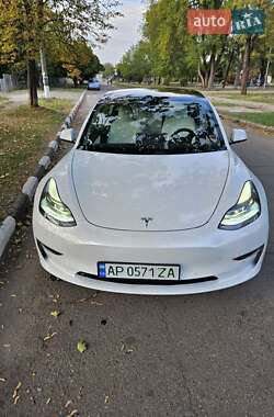 Tesla Model 3  2020
