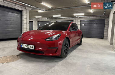 Tesla Model 3  2022