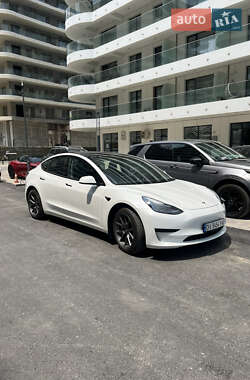 Tesla Model 3  2022