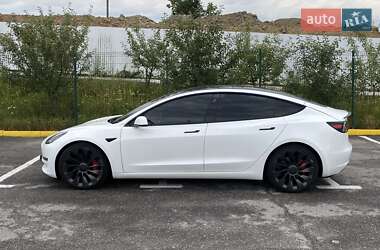 Tesla Model 3  2022