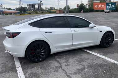 Tesla Model 3  2022