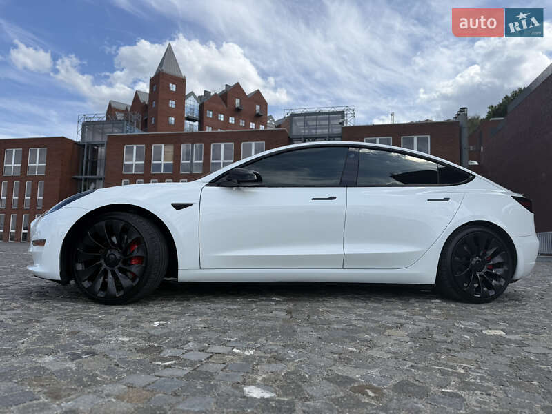 Tesla Model 3 2021
